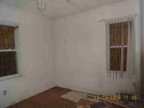 8211 Greenview (25)_m.jpg